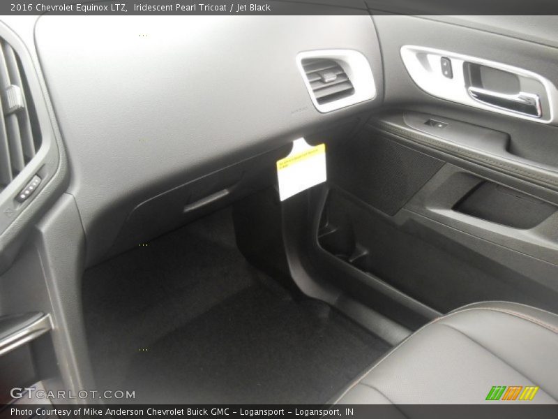 Iridescent Pearl Tricoat / Jet Black 2016 Chevrolet Equinox LTZ