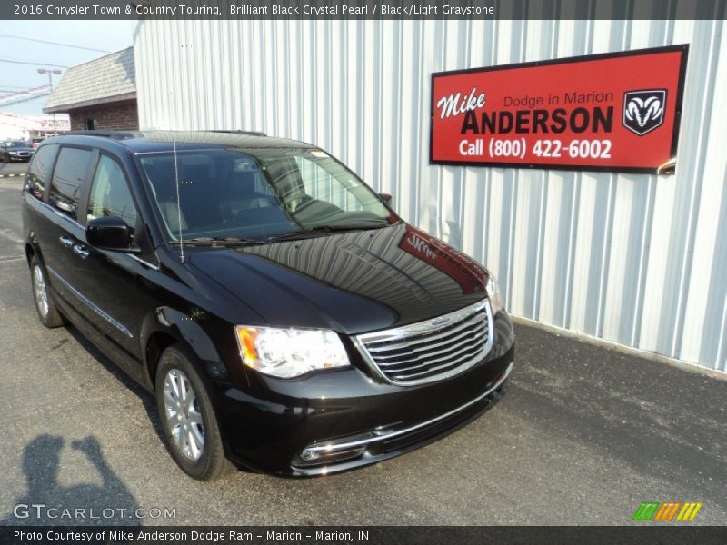 Brilliant Black Crystal Pearl / Black/Light Graystone 2016 Chrysler Town & Country Touring