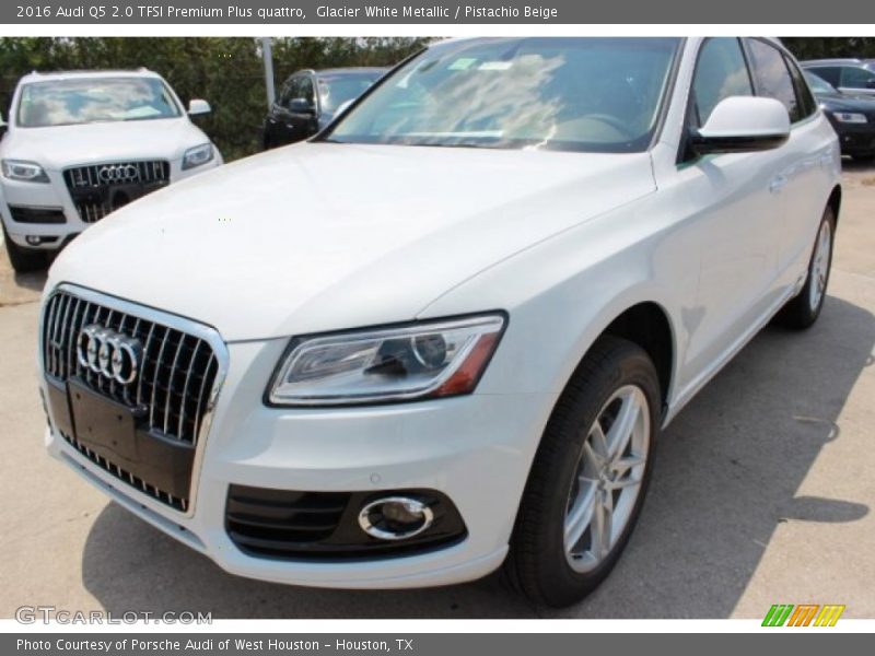 Front 3/4 View of 2016 Q5 2.0 TFSI Premium Plus quattro