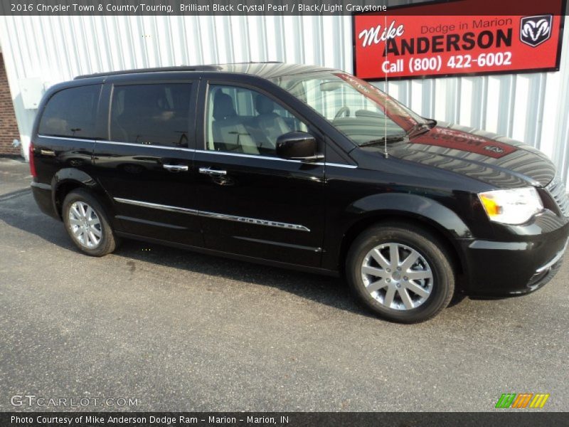 Brilliant Black Crystal Pearl / Black/Light Graystone 2016 Chrysler Town & Country Touring