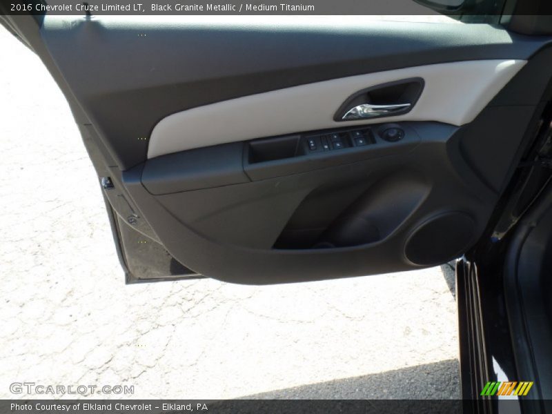 Black Granite Metallic / Medium Titanium 2016 Chevrolet Cruze Limited LT