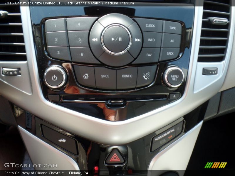 Black Granite Metallic / Medium Titanium 2016 Chevrolet Cruze Limited LT