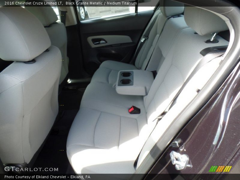 Black Granite Metallic / Medium Titanium 2016 Chevrolet Cruze Limited LT