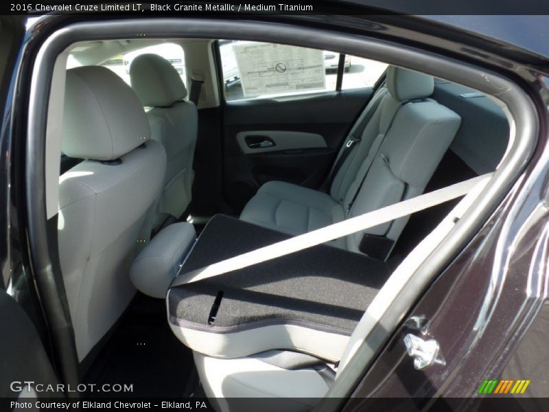 Black Granite Metallic / Medium Titanium 2016 Chevrolet Cruze Limited LT