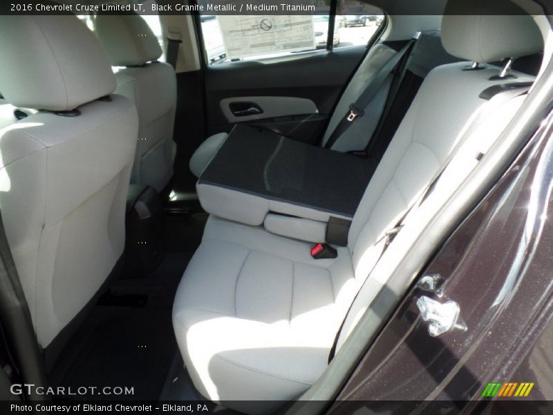 Black Granite Metallic / Medium Titanium 2016 Chevrolet Cruze Limited LT