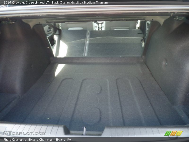 Black Granite Metallic / Medium Titanium 2016 Chevrolet Cruze Limited LT