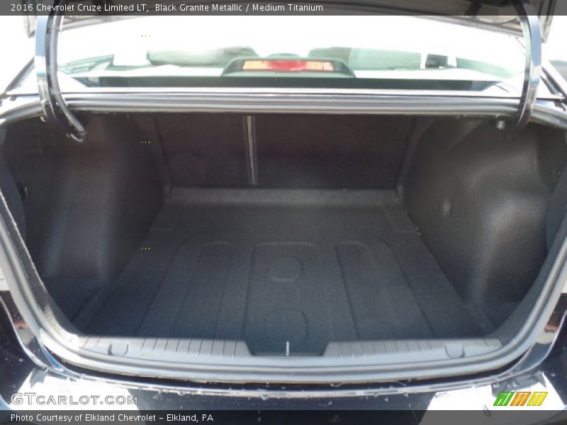 Black Granite Metallic / Medium Titanium 2016 Chevrolet Cruze Limited LT