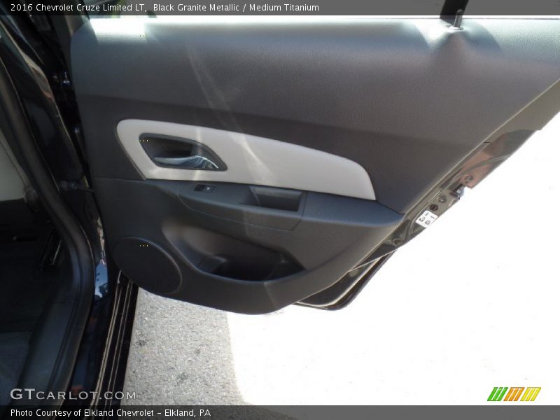 Black Granite Metallic / Medium Titanium 2016 Chevrolet Cruze Limited LT