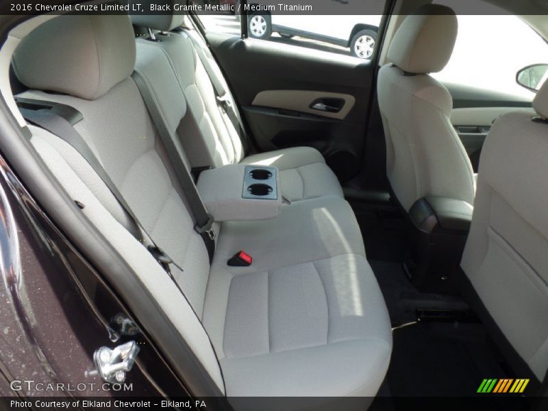 Black Granite Metallic / Medium Titanium 2016 Chevrolet Cruze Limited LT