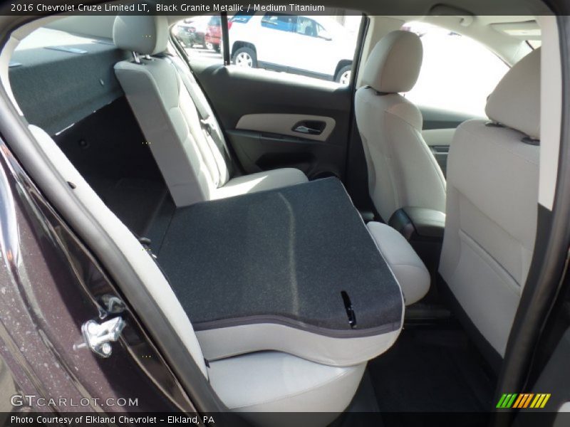 Black Granite Metallic / Medium Titanium 2016 Chevrolet Cruze Limited LT