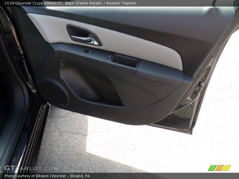 Black Granite Metallic / Medium Titanium 2016 Chevrolet Cruze Limited LT