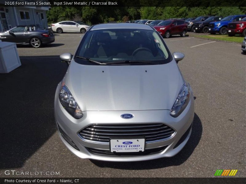 Ingot Silver Metallic / Charcoal Black 2016 Ford Fiesta S Sedan