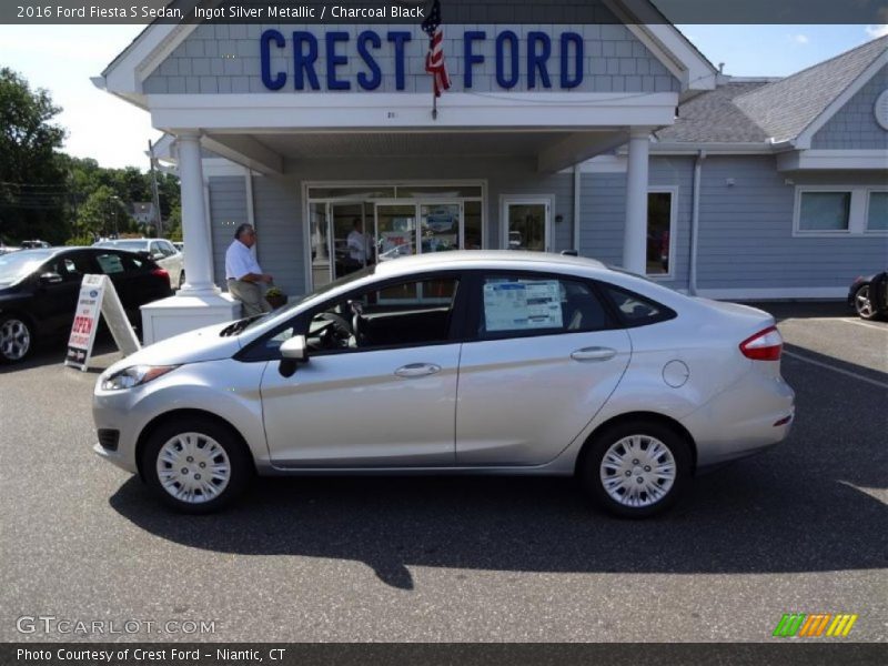 Ingot Silver Metallic / Charcoal Black 2016 Ford Fiesta S Sedan