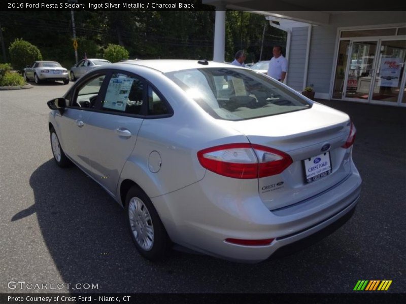 Ingot Silver Metallic / Charcoal Black 2016 Ford Fiesta S Sedan