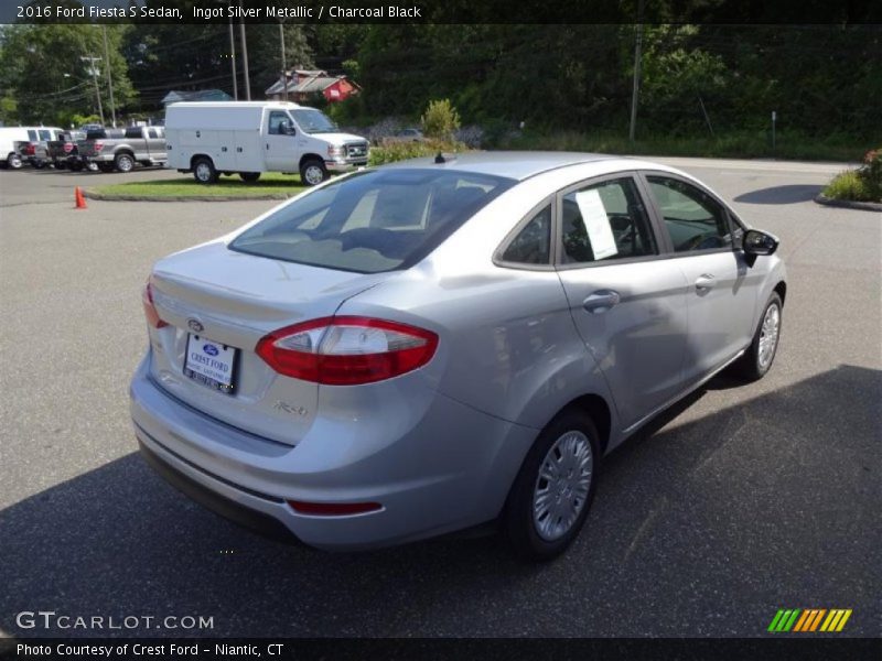 Ingot Silver Metallic / Charcoal Black 2016 Ford Fiesta S Sedan