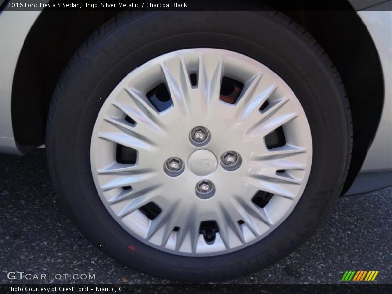 Ingot Silver Metallic / Charcoal Black 2016 Ford Fiesta S Sedan