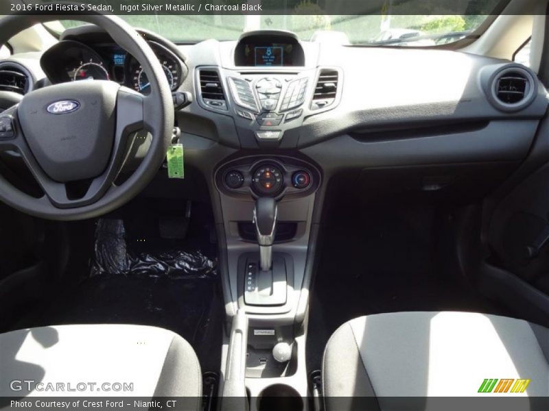 Ingot Silver Metallic / Charcoal Black 2016 Ford Fiesta S Sedan