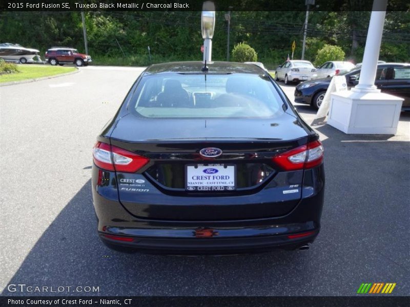 Tuxedo Black Metallic / Charcoal Black 2015 Ford Fusion SE