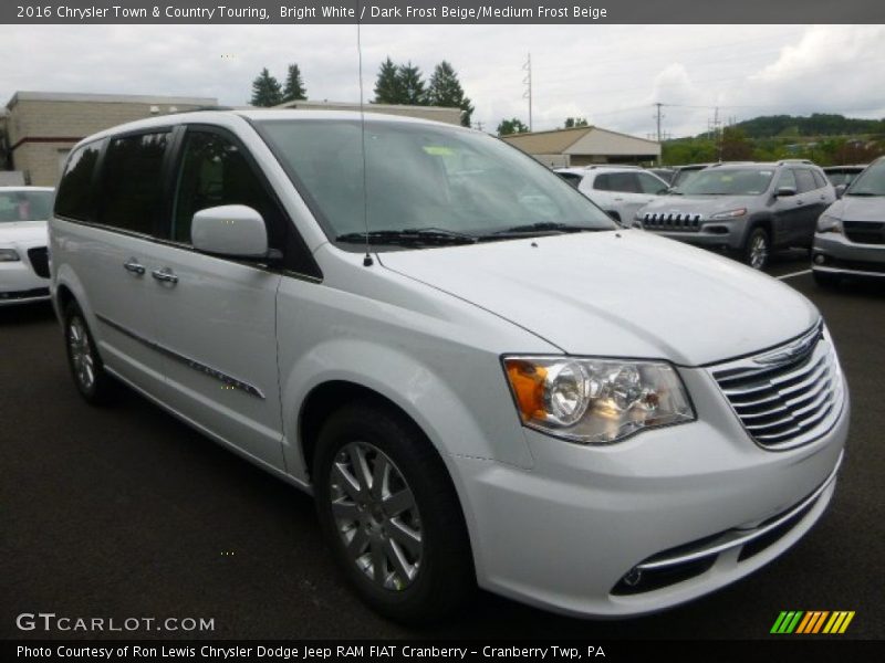 Front 3/4 View of 2016 Town & Country Touring
