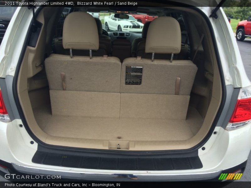 Blizzard White Pearl / Sand Beige 2011 Toyota Highlander Limited 4WD