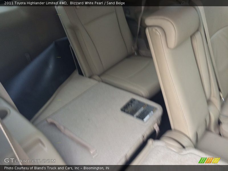 Blizzard White Pearl / Sand Beige 2011 Toyota Highlander Limited 4WD