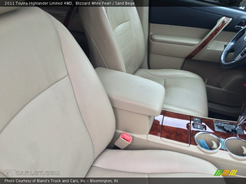 Blizzard White Pearl / Sand Beige 2011 Toyota Highlander Limited 4WD