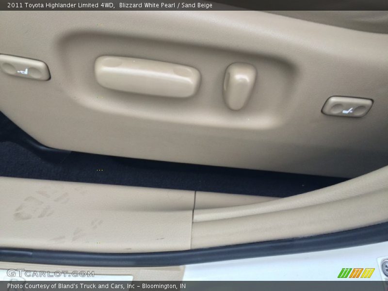 Blizzard White Pearl / Sand Beige 2011 Toyota Highlander Limited 4WD
