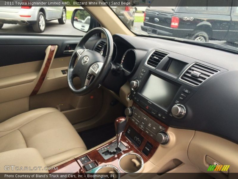 Blizzard White Pearl / Sand Beige 2011 Toyota Highlander Limited 4WD