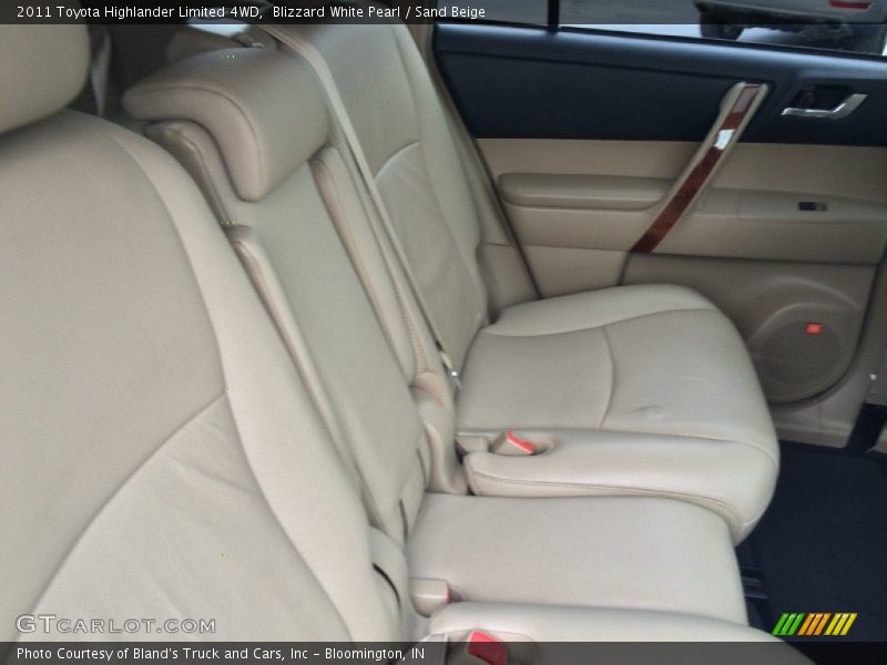 Blizzard White Pearl / Sand Beige 2011 Toyota Highlander Limited 4WD