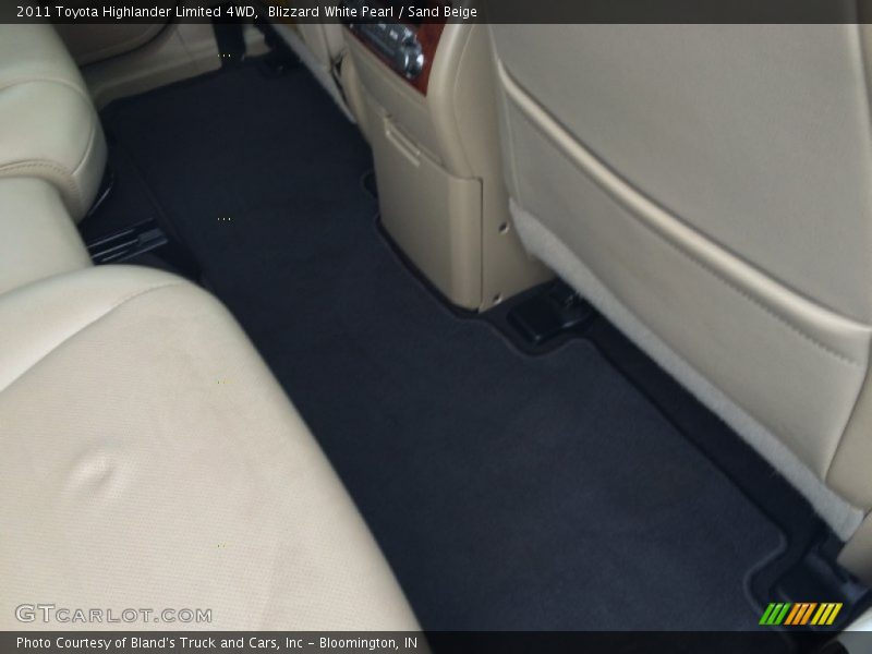 Blizzard White Pearl / Sand Beige 2011 Toyota Highlander Limited 4WD