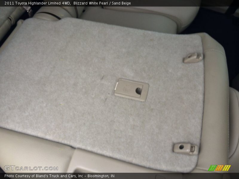Blizzard White Pearl / Sand Beige 2011 Toyota Highlander Limited 4WD