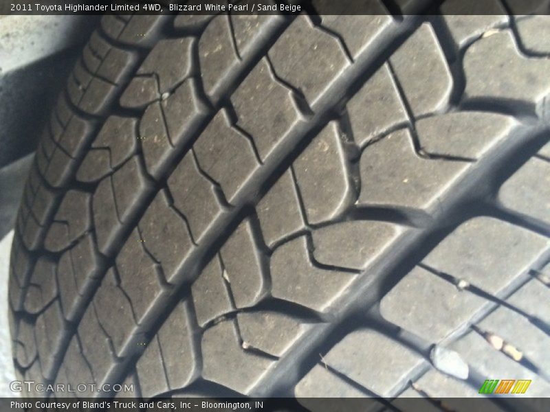Blizzard White Pearl / Sand Beige 2011 Toyota Highlander Limited 4WD