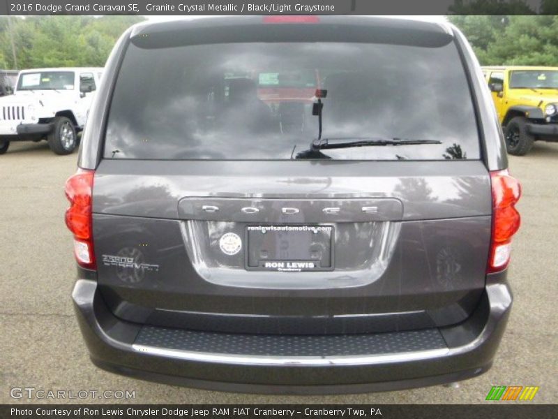 Granite Crystal Metallic / Black/Light Graystone 2016 Dodge Grand Caravan SE