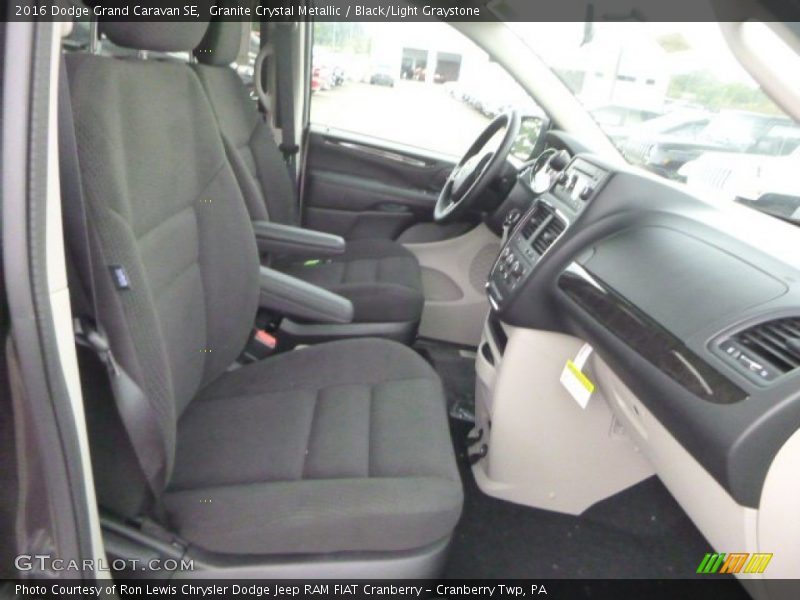 Granite Crystal Metallic / Black/Light Graystone 2016 Dodge Grand Caravan SE