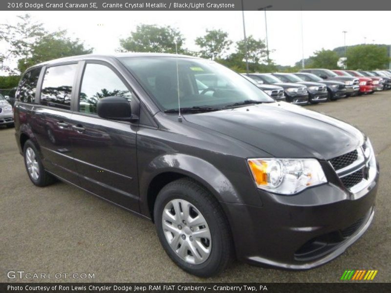 Granite Crystal Metallic / Black/Light Graystone 2016 Dodge Grand Caravan SE