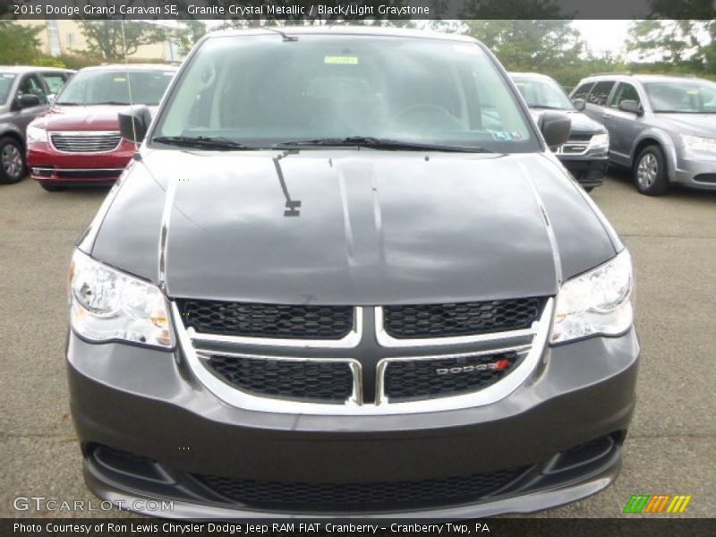 Granite Crystal Metallic / Black/Light Graystone 2016 Dodge Grand Caravan SE