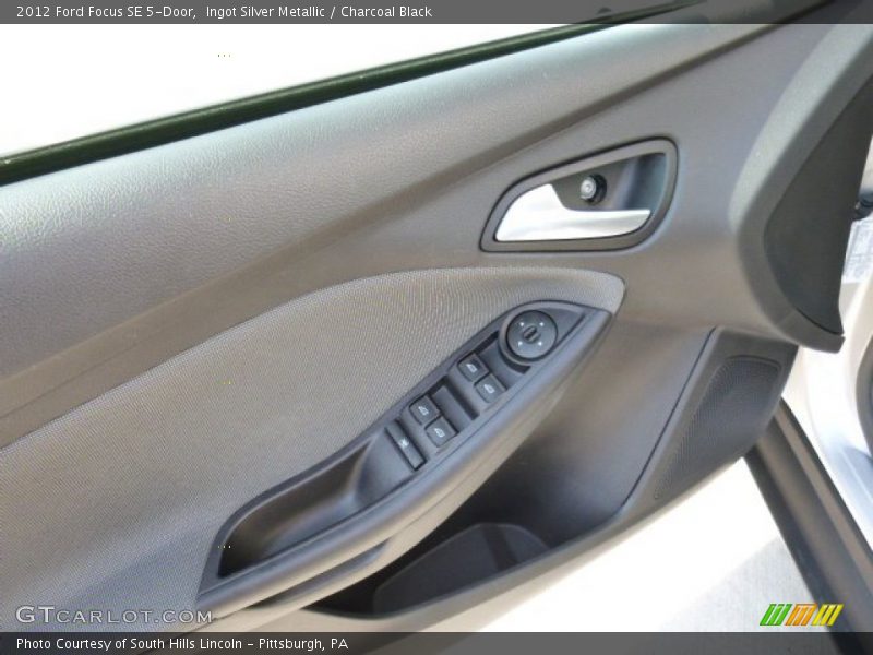 Ingot Silver Metallic / Charcoal Black 2012 Ford Focus SE 5-Door
