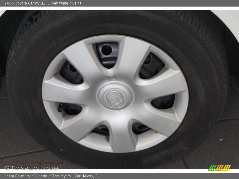 Super White / Beige 2006 Toyota Camry LE