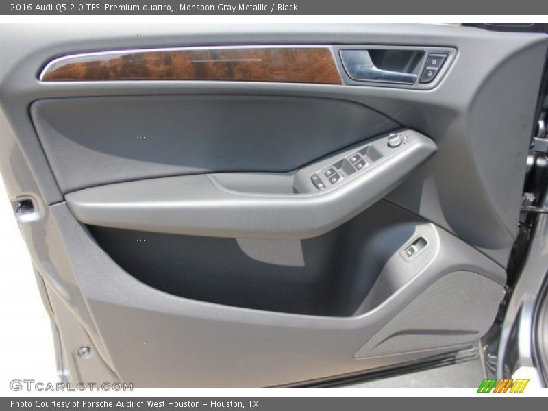 Door Panel of 2016 Q5 2.0 TFSI Premium quattro
