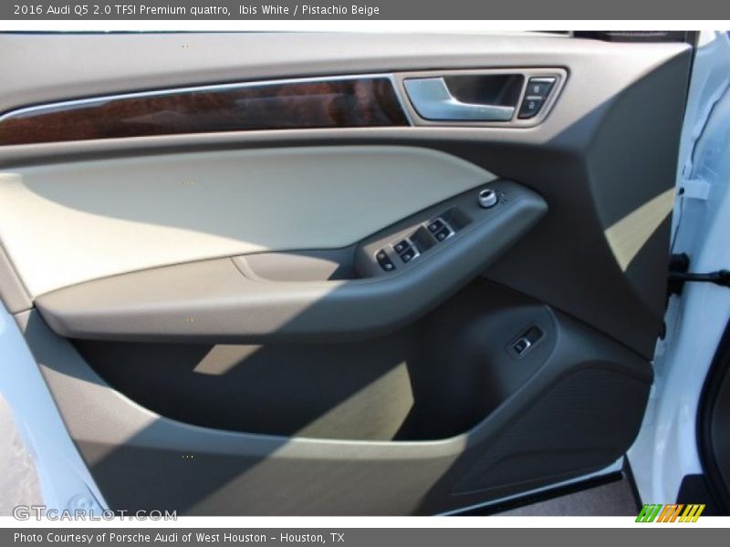 Door Panel of 2016 Q5 2.0 TFSI Premium quattro