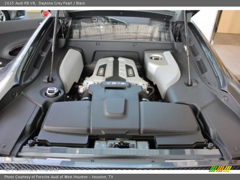  2015 R8 V8 Engine - 4.2 Liter FSI DOHC 32-Valve VVT V8