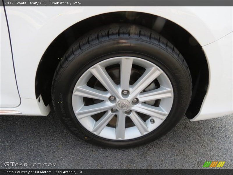 Super White / Ivory 2012 Toyota Camry XLE