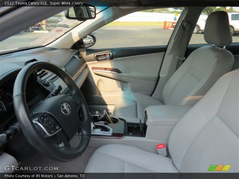 Super White / Ivory 2012 Toyota Camry XLE