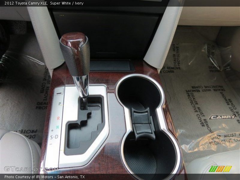 Super White / Ivory 2012 Toyota Camry XLE