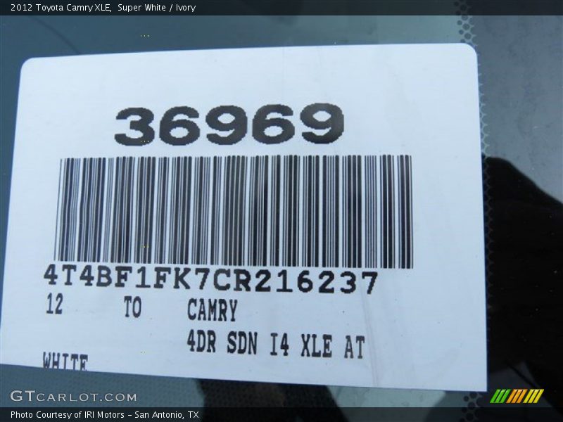 Super White / Ivory 2012 Toyota Camry XLE