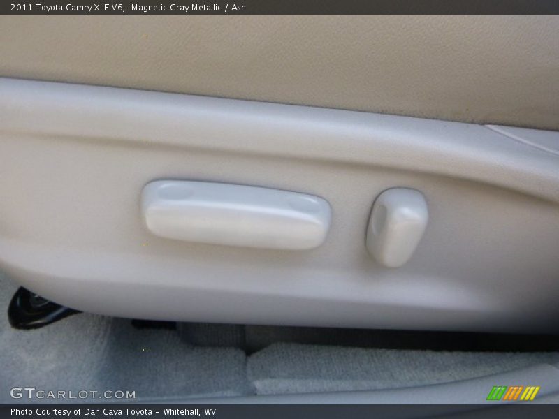 Magnetic Gray Metallic / Ash 2011 Toyota Camry XLE V6