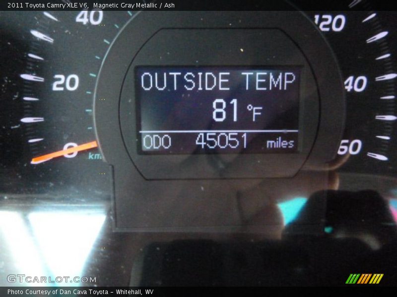 Magnetic Gray Metallic / Ash 2011 Toyota Camry XLE V6