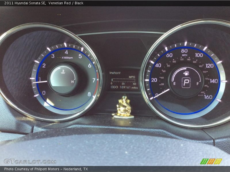 Venetian Red / Black 2011 Hyundai Sonata SE