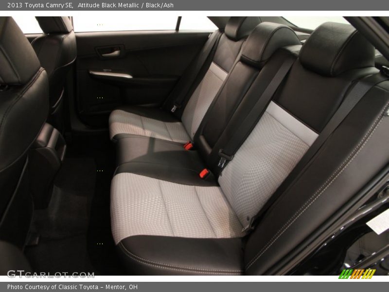 Attitude Black Metallic / Black/Ash 2013 Toyota Camry SE