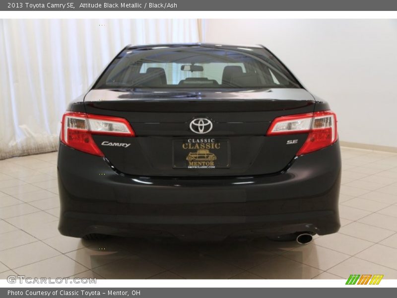 Attitude Black Metallic / Black/Ash 2013 Toyota Camry SE